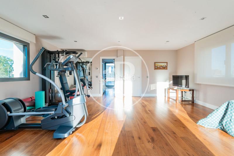 Foto 545cbd6d-d00e-41af-9557-e785765dcca0. Casa con riscaldamento parcheggio piscina in Canillejas Madrid