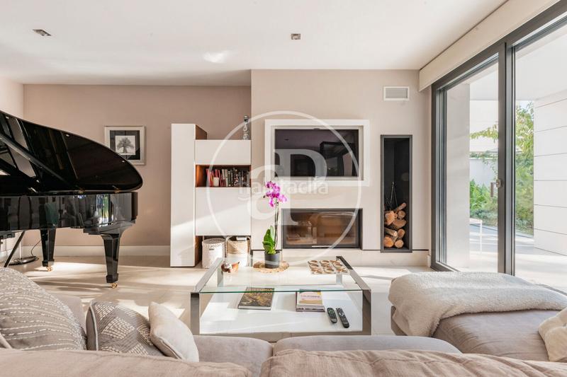 Foto 6790b673-0b8d-4b60-bb16-d0934737f396. Casa con riscaldamento parcheggio piscina in Canillejas Madrid