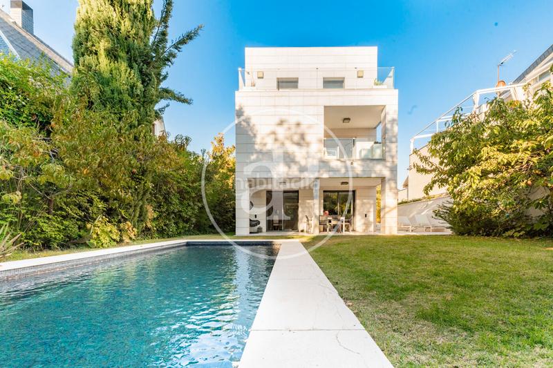 Foto 69f824d8-0521-4ebd-a806-5b81d78e9c76. Casa con riscaldamento parcheggio piscina in Canillejas Madrid