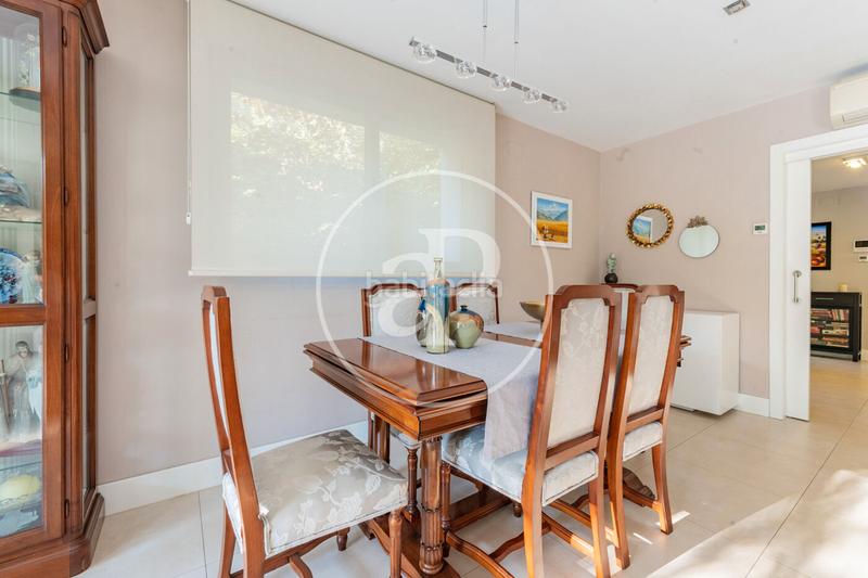 Foto 7153bfed-1e1f-4258-936f-68bd56bd6851. Casa con riscaldamento parcheggio piscina in Canillejas Madrid