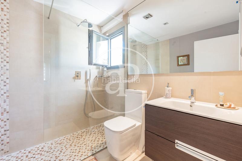 Foto 8d9cd9b1-e1ba-4c33-af7d-8bd03d5c378d. Casa con riscaldamento parcheggio piscina in Canillejas Madrid