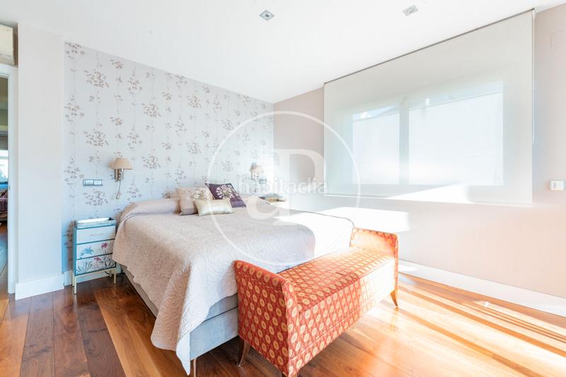 Foto 9dd50f54-a5ea-4de3-8efd-5acf39a02128. Casa con riscaldamento parcheggio piscina in Canillejas Madrid