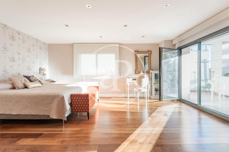 Foto 9ebacd6b-ff6a-42b6-929d-51263d74a33e. Casa con riscaldamento parcheggio piscina in Canillejas Madrid