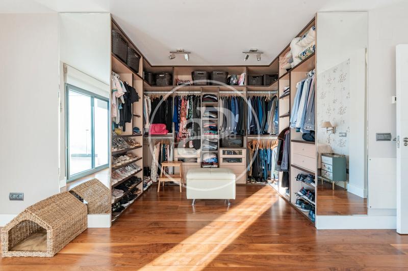 Foto c38c5589-b166-4be9-ad7d-6dd774e5a0c3. Casa con riscaldamento parcheggio piscina in Canillejas Madrid