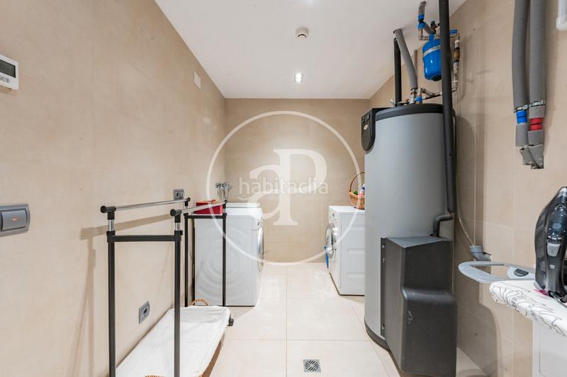 Foto cc128fb3-345f-420d-8516-0d0945c90371. Casa con riscaldamento parcheggio piscina in Canillejas Madrid