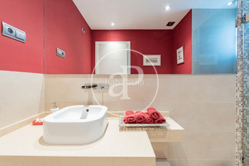 Foto d0bf00b4-6299-404d-876a-e86873bb16d4. Casa con riscaldamento parcheggio piscina in Canillejas Madrid