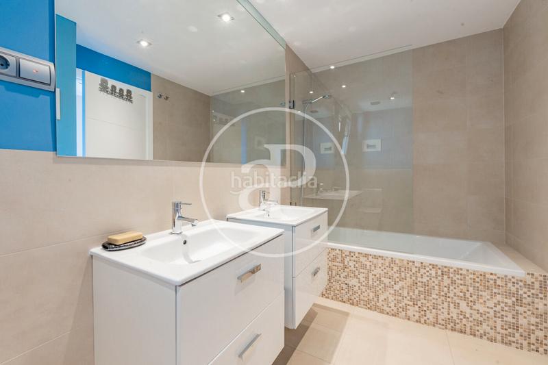 Foto eb066e9a-f6b0-4364-bf8e-894329c1c063. Casa con riscaldamento parcheggio piscina in Canillejas Madrid