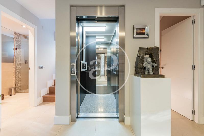 Foto f3d8ead1-94ee-4658-864c-36cae7238018. Casa con riscaldamento parcheggio piscina in Canillejas Madrid