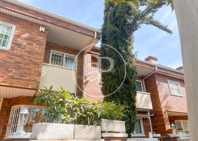Foto 6c3414d1-1577-4981-b2a8-cb7067f1a8d1. Casa adossada amb calefacció aparcament piscina a Madrid