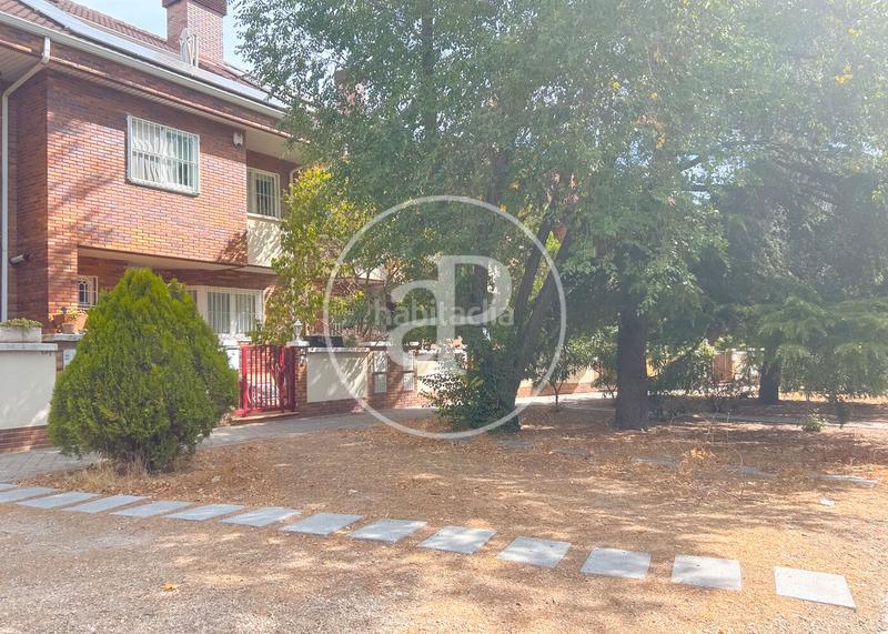 Foto cf5605e3-19da-4791-8ae6-431c4757446f. Casa adossada amb calefacció aparcament piscina a Madrid