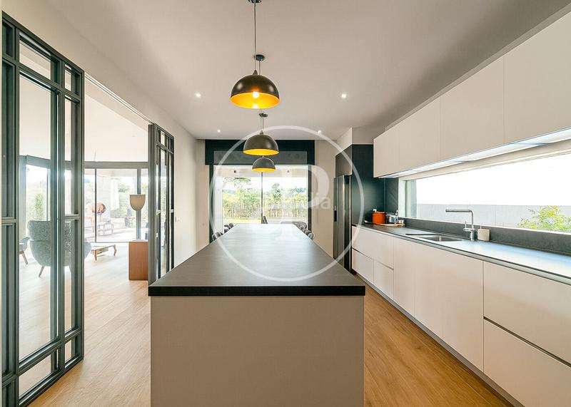 Foto d72fe35c-6009-4d17-b48b-1a400f149d98. Chalet 672m<sup>2</sup> mit heizung pool in Montealina Pozuelo de Alarcón