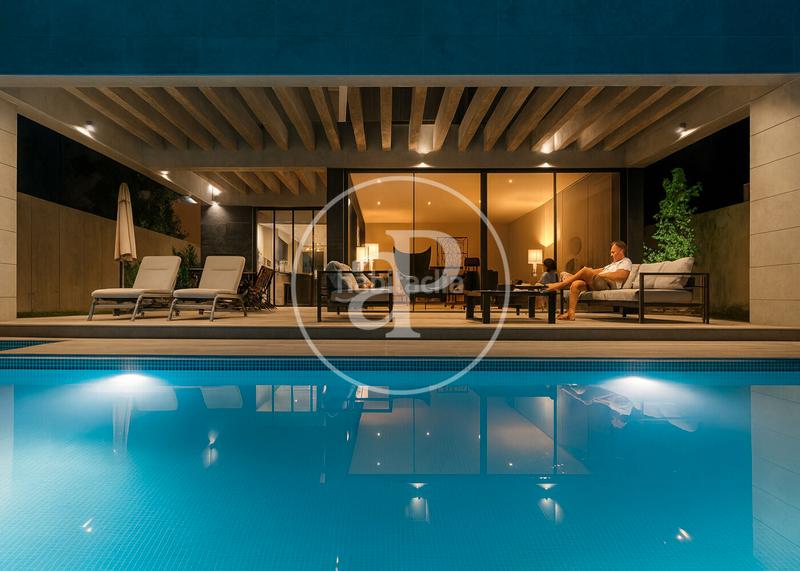 Foto 72d5fb69-0115-41ea-a34d-0642b9b6e11f. Chalet 1080m<sup>2</sup> with heating pool in Montealina Pozuelo de Alarcón