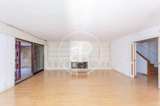 Casa adosada en Aravaca. Adosado en venta en aravaca
