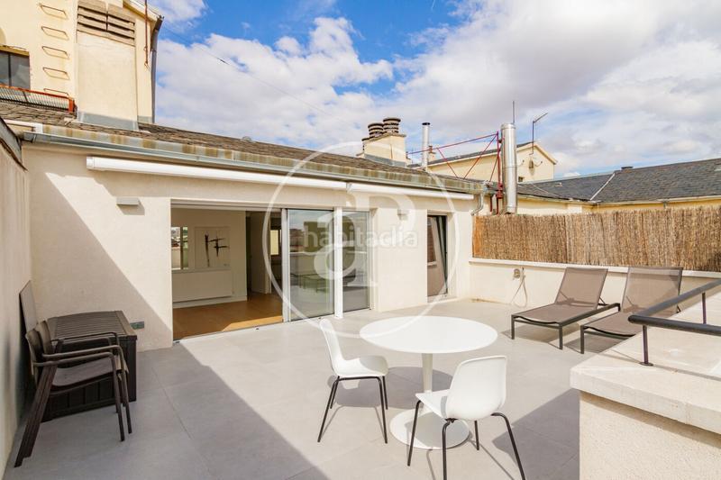 Foto 0f003f74-f262-432f-96a1-1b8f64df1206. Dachwohnung mit heizung in Fuente del Berro Madrid