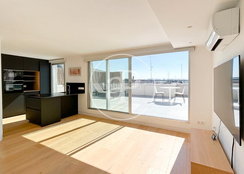 Foto 26f287e2-46e5-42e2-8d4a-1974c24ea9d3. Dachwohnung mit heizung in Fuente del Berro Madrid