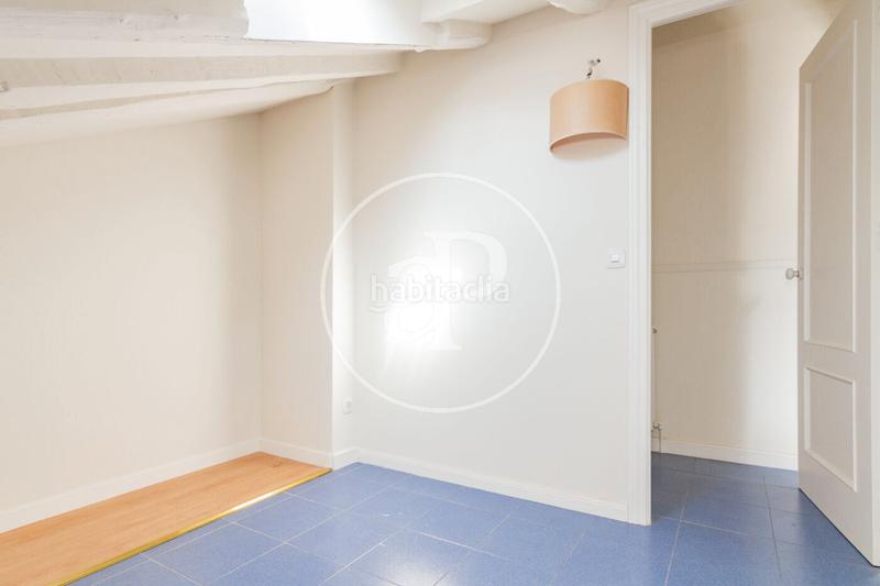 Foto 773acc3c-2c2b-4a6e-881c-5f02fb7bd06c. Location attique avec chauffage dans Cortes-Huertas Madrid