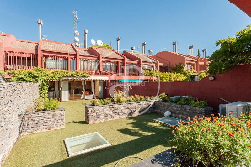 Foto 3c47fe5e-fc1c-4264-82bb-6445422c2e06. Casa adosada casa en venta en Aravaca en Aravaca Madrid