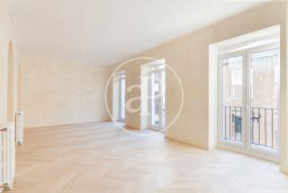 Pis  C. del barco. Piso en venta en malasaña