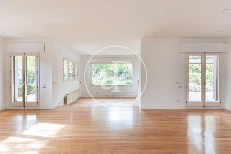 Foto 34622c7a-3738-4129-83a1-b191698879f3. House with heating parking pool in Fuente del Fresno