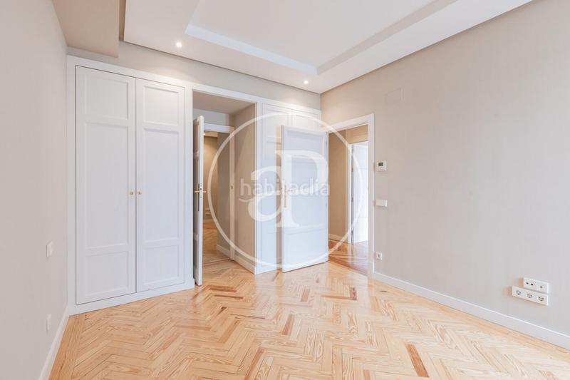 Foto 1a59e3f6-9bd7-46ce-91ae-693039ef0e4a. Location appartement avec chauffage parking dans Recoletos Madrid