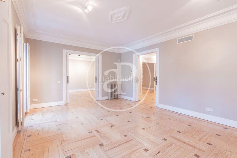 Foto 1a8f14bb-cfa9-412b-9e62-9b3ca7372868. Location appartement avec chauffage parking dans Recoletos Madrid