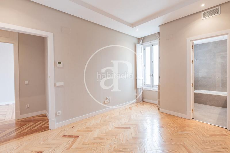 Foto 271b04e3-07e0-4f4a-b688-708cd46d6162. Location appartement avec chauffage parking dans Recoletos Madrid