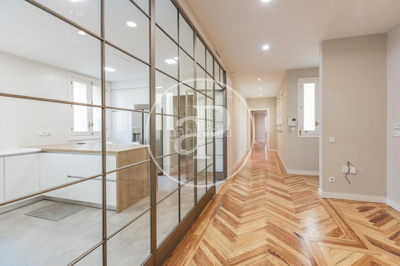 Foto 42521232-51fe-4fbd-bf7a-bfdbe2a4b3f3. Location appartement avec chauffage parking dans Recoletos Madrid