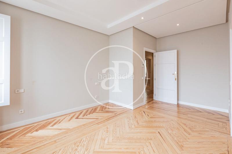 Foto 9d8f1301-4fab-44bc-9bc2-5186d51932d2. Location appartement avec chauffage parking dans Recoletos Madrid