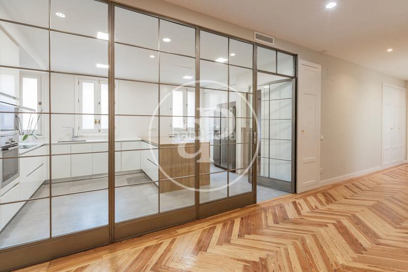 Foto 084168f8-15f9-4baf-a53e-34ea1b363afd. Rent flat with heating parking in Recoletos Madrid