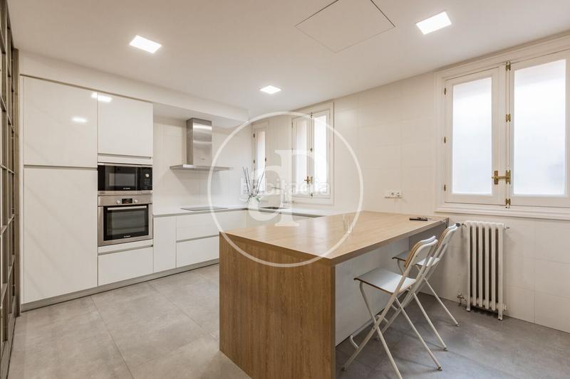 Foto 2380a333-4064-4c9a-b556-c4dc81fc3586. Rent flat with heating parking in Recoletos Madrid