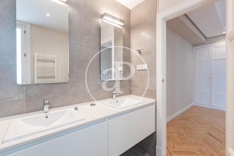 Foto 6d88ef01-5a28-4d62-b9eb-f47a26180129. Rent flat with heating parking in Recoletos Madrid