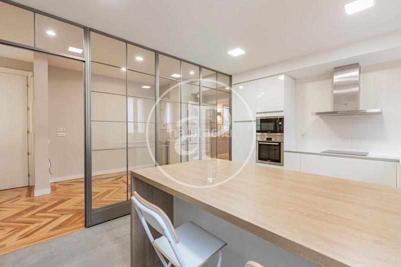 Foto b84227c3-7dc6-4846-8089-2a24bc159164. Rent flat with heating parking in Recoletos Madrid