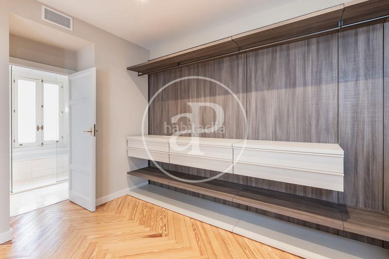 Foto e2417a6a-0f1b-4390-9ba6-2d5bd5c10dab. Rent flat with heating parking in Recoletos Madrid