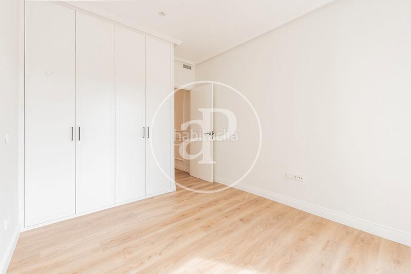 Foto 561bea6a-76f1-4d33-bcc0-5a9565310386. Piso  en venta en doctor esquerdo en Adelfas Madrid