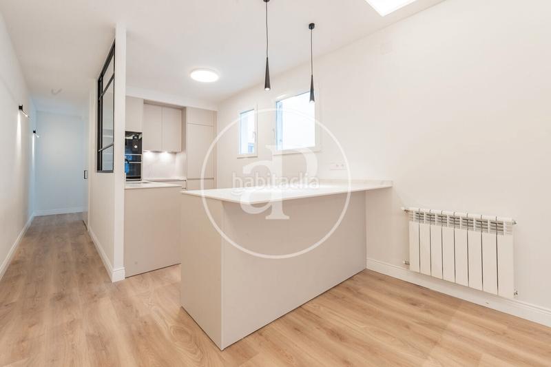 Foto adfeefda-794b-40bb-a448-f8ddd520b892. Piso  en venta en doctor esquerdo en Adelfas Madrid