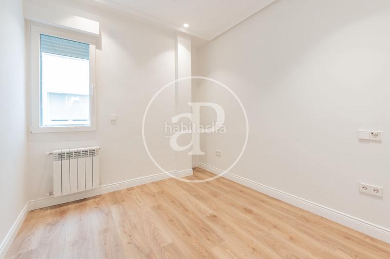 Foto f47eda0b-72c3-4f0a-9536-25454428d4a1. Piso  en venta en doctor esquerdo en Adelfas Madrid