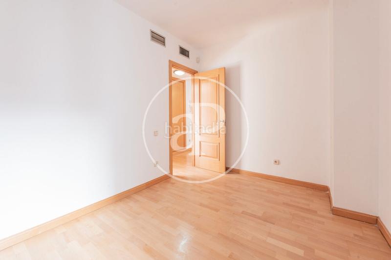 Foto d4f5d2f4-9688-4103-8694-7622129c927d. Pis amb calefacció aparcament piscina a Palos de Moguer Madrid