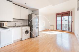 Pis  P.º de sta. maría de la cabeza. Piso luminoso y acogedor en palos de la frontera