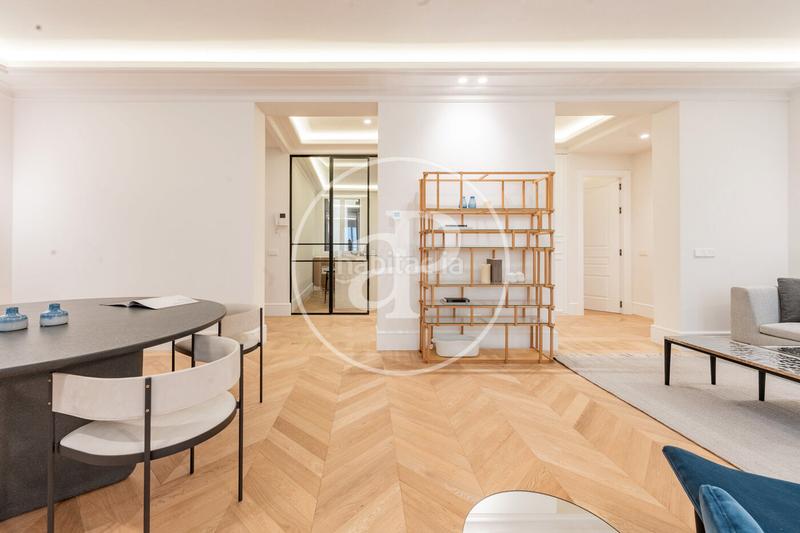 Foto 16803dea-af2e-4ed7-b81f-b62498ac41b8. Piso  en venta en el paseo del prado en Cortes-Huertas Madrid