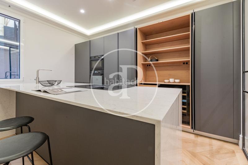 Foto 2389b238-2bca-4b9c-b2f8-6be4e5d13677. Piso  en venta en el paseo del prado en Cortes-Huertas Madrid