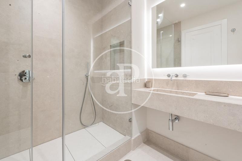 Foto 2f01b8db-5eae-4f19-a23d-ff0028126a7d. Piso  en venta en el paseo del prado en Cortes-Huertas Madrid