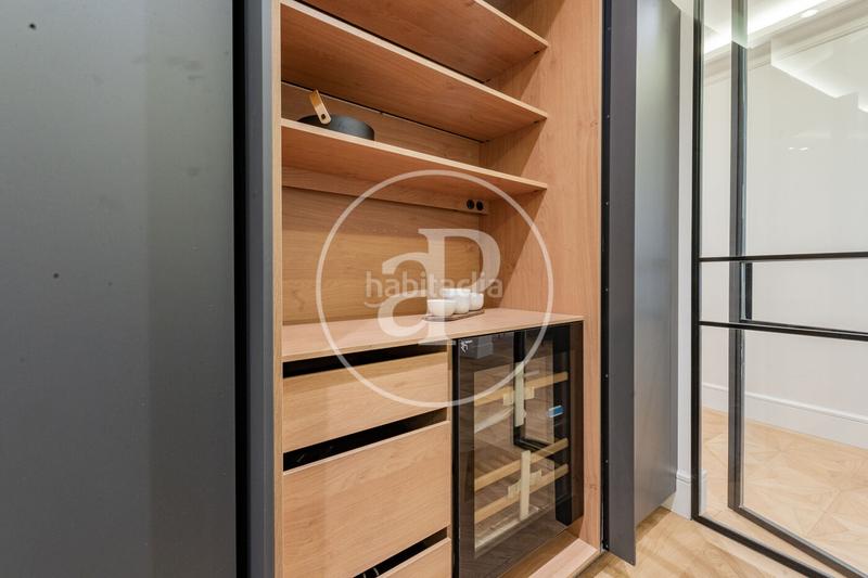Foto 5b3c88f7-4994-4d79-88a2-2e73d2febf4f. Piso  en venta en el paseo del prado en Cortes-Huertas Madrid