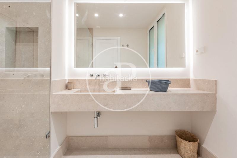 Foto 673821e9-8535-479b-8b66-785e17c83d4a. Piso  en venta en el paseo del prado en Cortes-Huertas Madrid