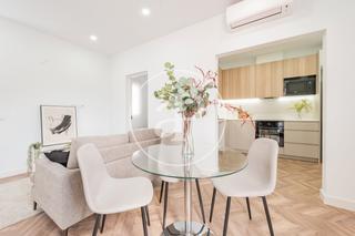 Appartement  C. de moratín. Ático a estrenar con terraza amplia en calle moratín