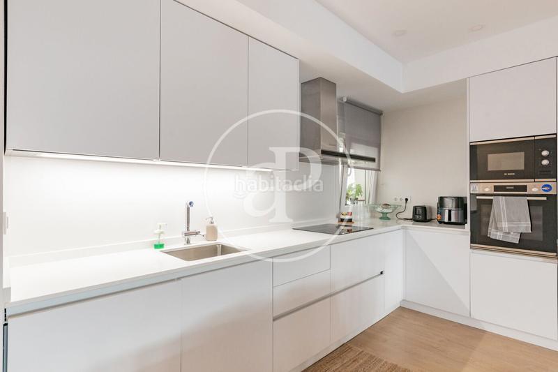 Foto 266532be-dacc-4157-8553-77c773bf876d. Alquiler piso vivienda en alquiler en calle orense en Madrid