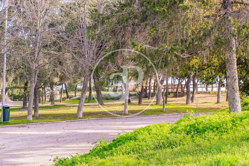 Foto cdef05c8-faeb-49d6-9c5f-065eac3b21f2. Pis amb calefacció aparcament a Canillas Madrid