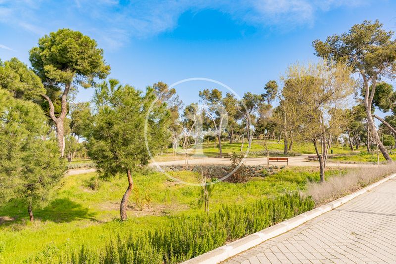 Foto e6154010-f76f-41d9-9d41-9df0371325dc. Pis amb calefacció aparcament a Canillas Madrid