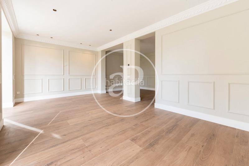 Foto d4dfddf0-15a9-40a3-8381-ca90c9b33cb3. Pis amb calefacció a Gaztambide Madrid