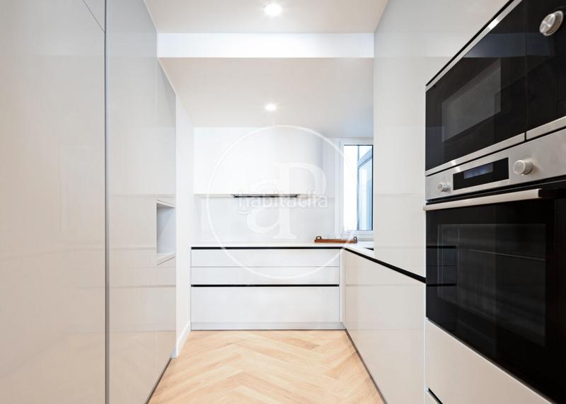 Foto b48f3ca8-ba17-4075-88a1-31b7a5c66c5b. Pis amb calefacció aparcament a Cortes-Huertas Madrid