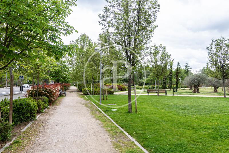 Foto d2f0b124-e227-47d1-80e8-9b1a46f9cee4. Pis amb calefacció aparcament piscina a Aravaca Madrid